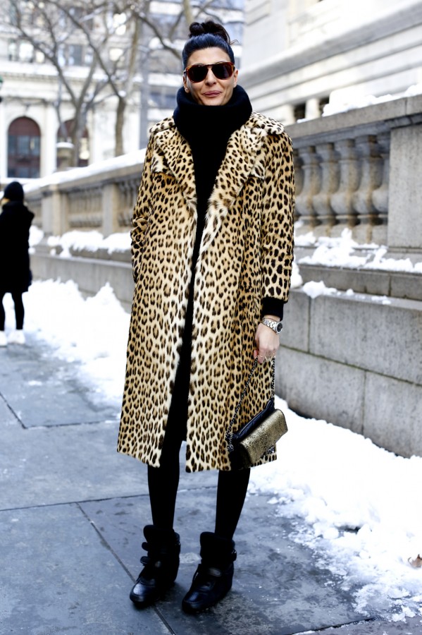 Модная верхняя одежда: леопардовое пальто