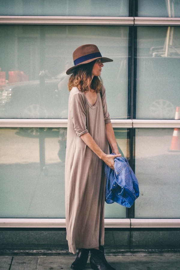 Длинное платье и шляпа — потрясающее сочетание!