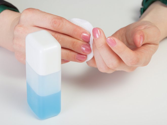 ​6 способов удалить лак с ногтей, когда закончилась жидкость для снятия лака