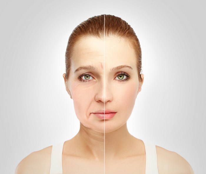 ​Стираем годы: 9 секретов макияжа, которые позволят выглядеть значительно моложе