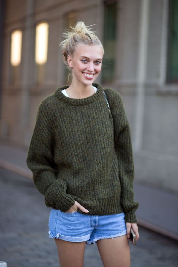 Идея для шоппинга: свитер цвета хаки