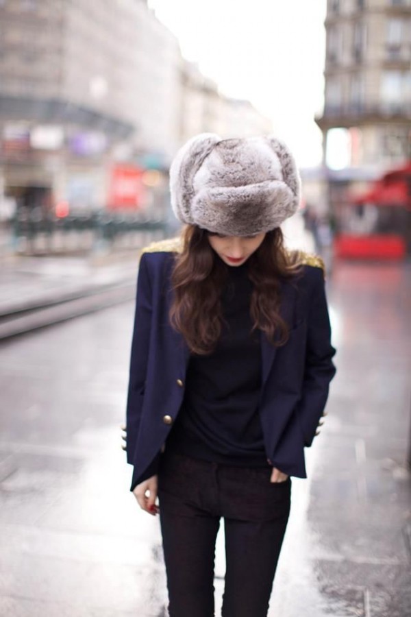Готовимся к зиме: мода на меховые шапки