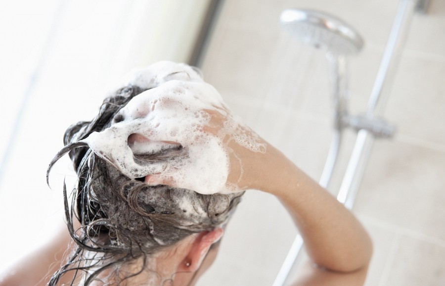 ​Как приучиться реже мыть голову: проверенные советы