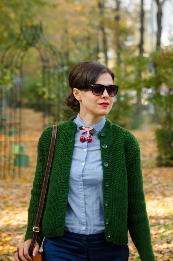 Модная палитра: зеленый свитер или кардиган