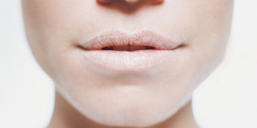 ​Пересохшие губы: причины, симптомы, лечение