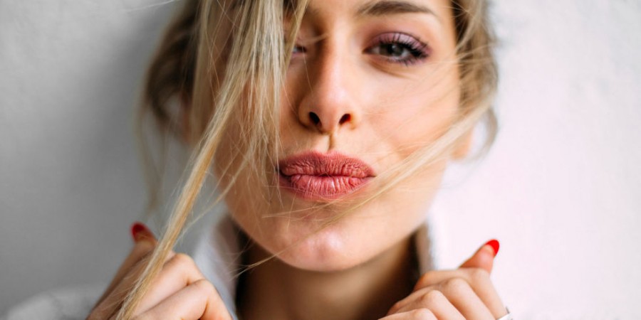​Зимний уход за губами: полезные привычки и процедуры