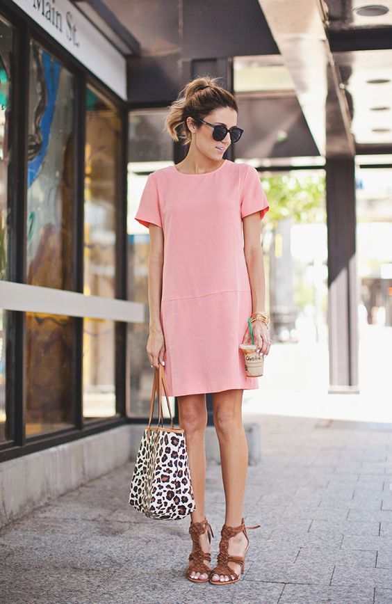 ​Тренд: 15 нежно-розовых платьев, в которых стоит встретить весну