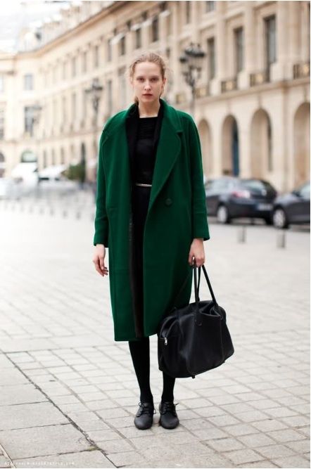 ​Идея для шоппинга: зеленое пальто