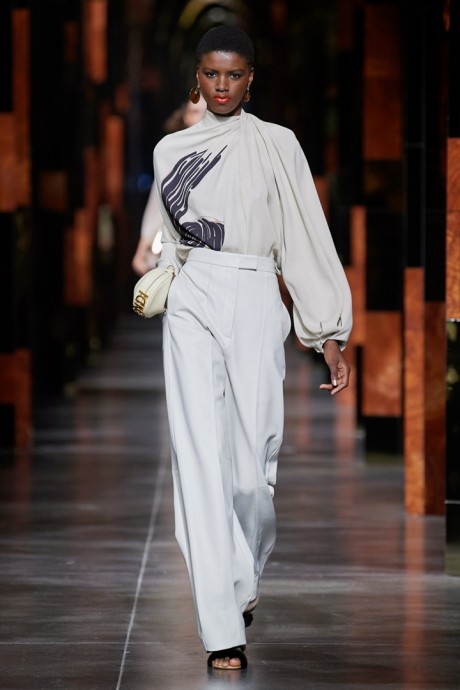 Коллекция Fendi Ready-To-Wear Весна-Лето 2022