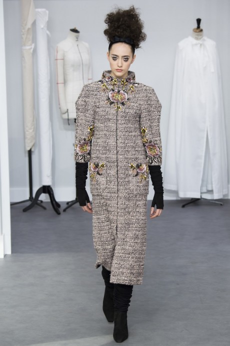 Модели коллекции Chanel Couture