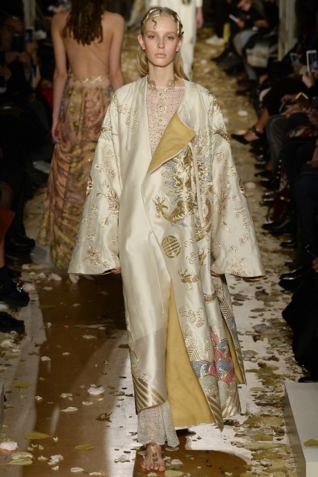 Модели коллекции Valentino