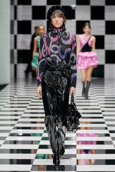 Коллекция Emporio Armani Ready-To-Wear Осень-Зима 2022/2023