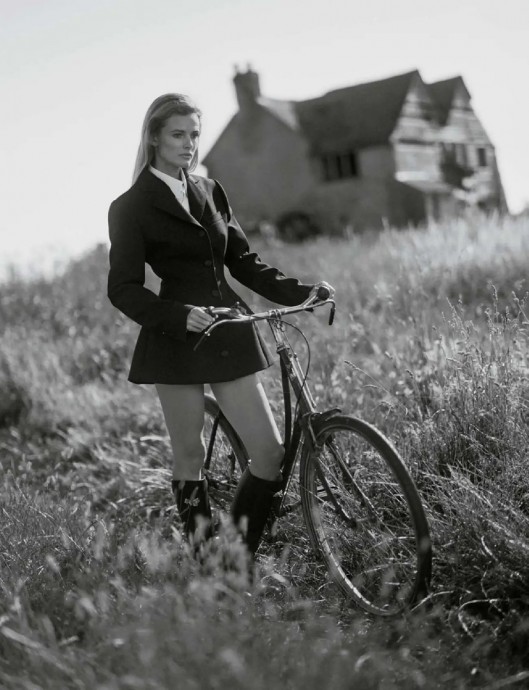 Эдита Вилкевичуте (Edita Vilkeviciute) в фотосессии для журнала Elle France (2023) Эдита Вилкевичуте (Edita Vilkeviciute) в фотосессии для журнала Elle France (2023)