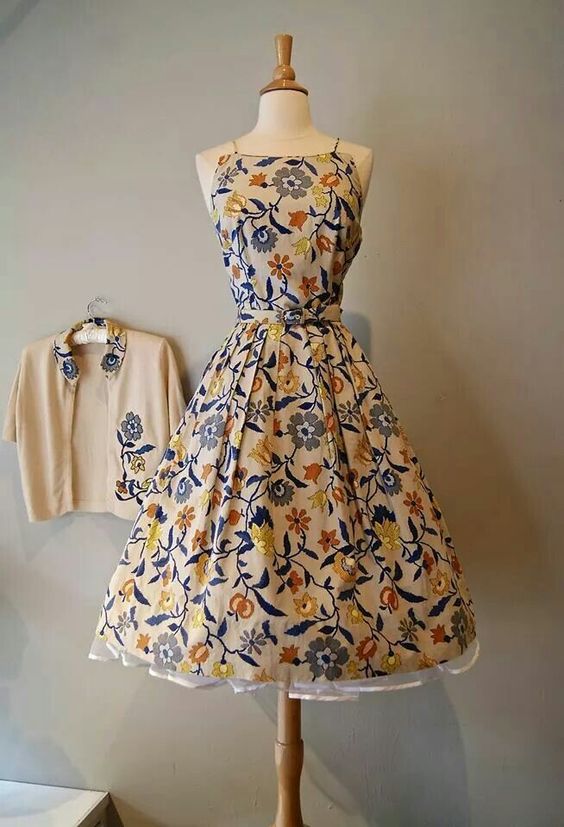 Винтажные платья с цветочным принтом, 1950-е.