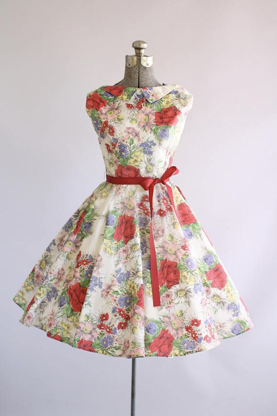 Винтажные платья с цветочным принтом, 1950-е.