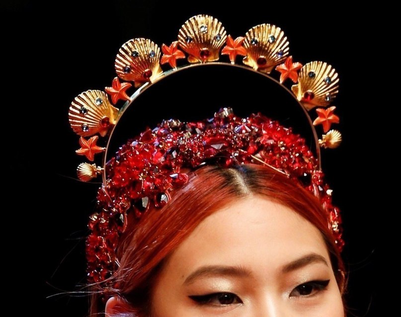 Головные уборы Dolce & Gabbana как произведение искусства.