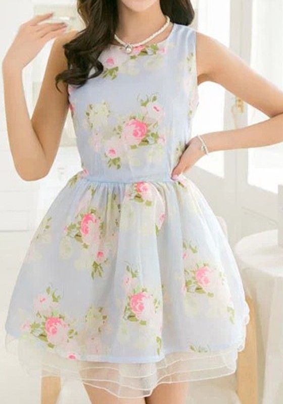 Милые платья с цветочным принтом.