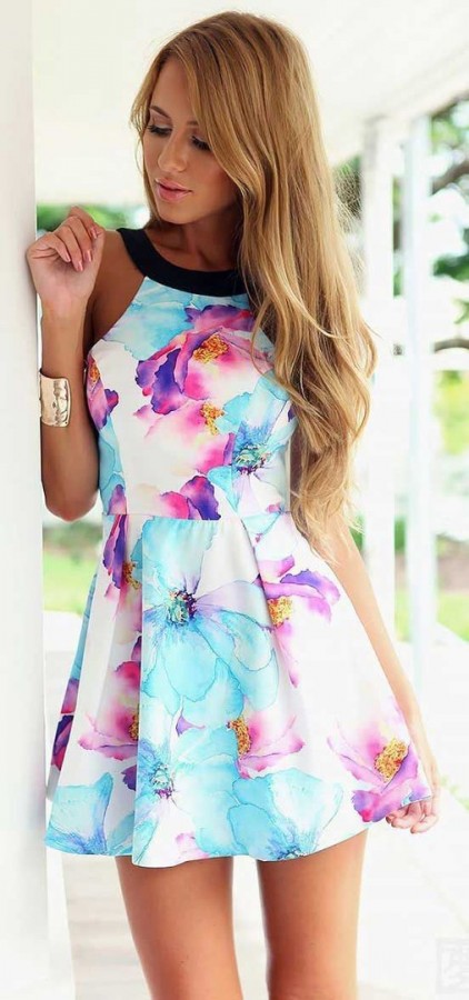 Милые платья с цветочным принтом.