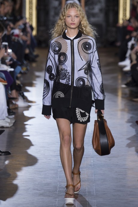 Модели коллекции Stella McCartney
