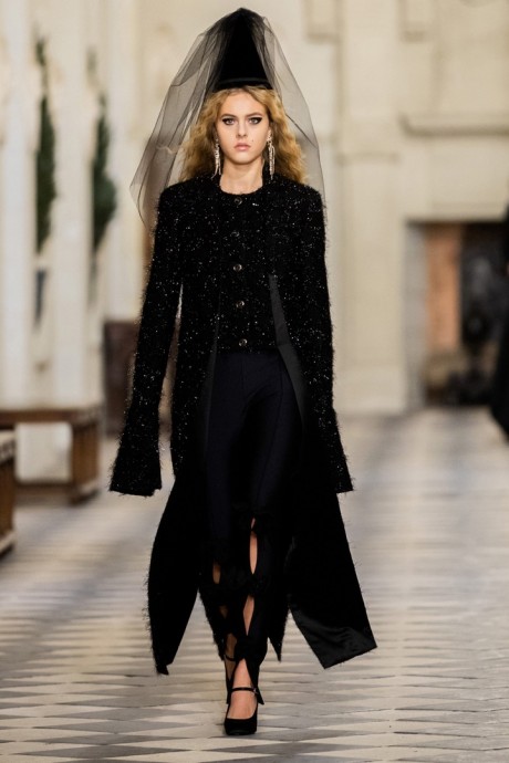 Коллекция Chanel Pre-Fall Осень-Зима 2021/2022