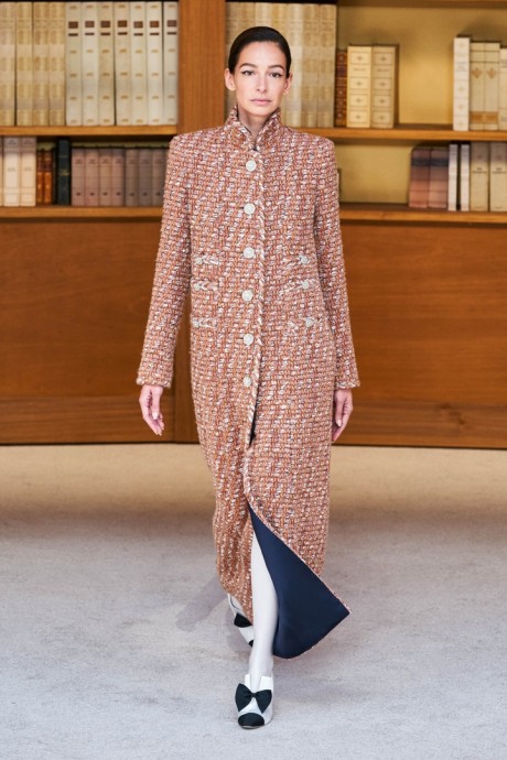 Модели коллекции Chanel Couture