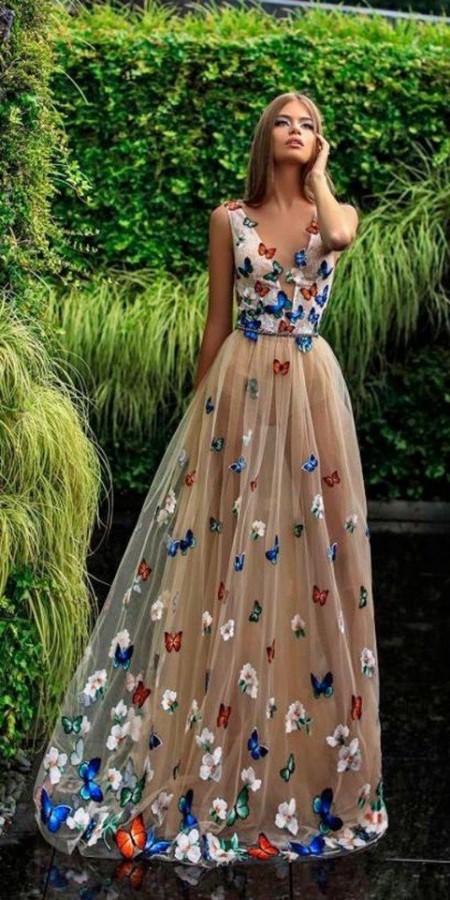 Нежные платья с цветочным принтом