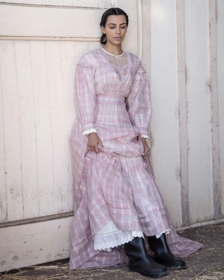 Ким Кардашьян для Fashion Book, 2018