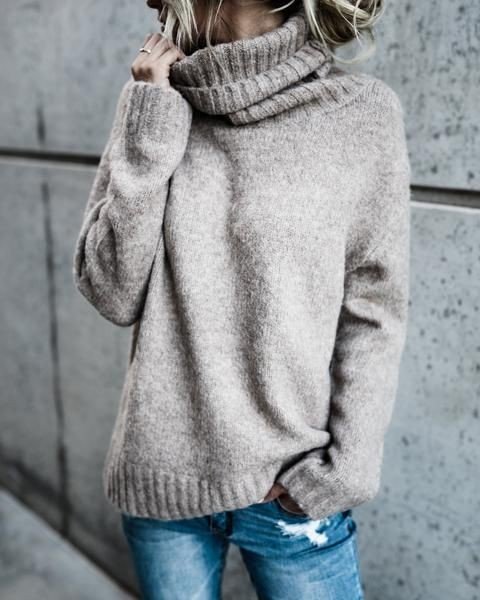 Уютный теплый свитер под горло