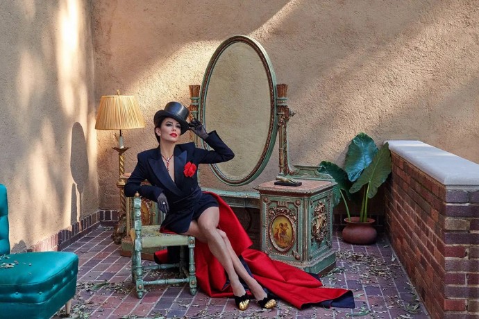Ева Лонгория (Eva Longoria) в фотосессии для журнала Town & Country (2023)