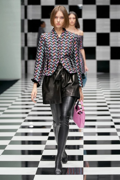 Коллекция Emporio Armani Ready-To-Wear Осень-Зима 2022/2023