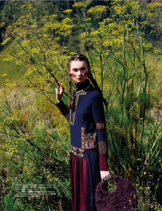 Kseniya Shapovalova by Nicoline Patricia Malina