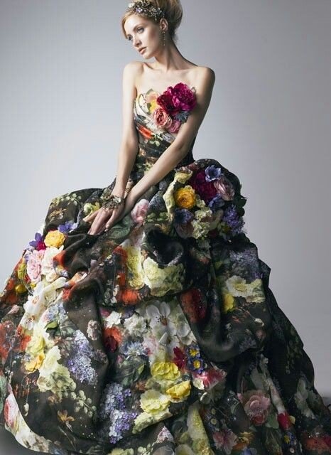 Цветочный мотив в шикарных платьях