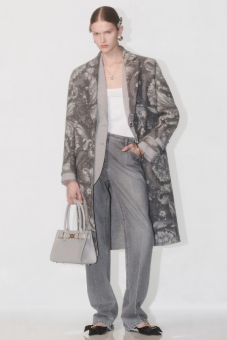 Обзор коллекции Versace Pre-Fall 2024