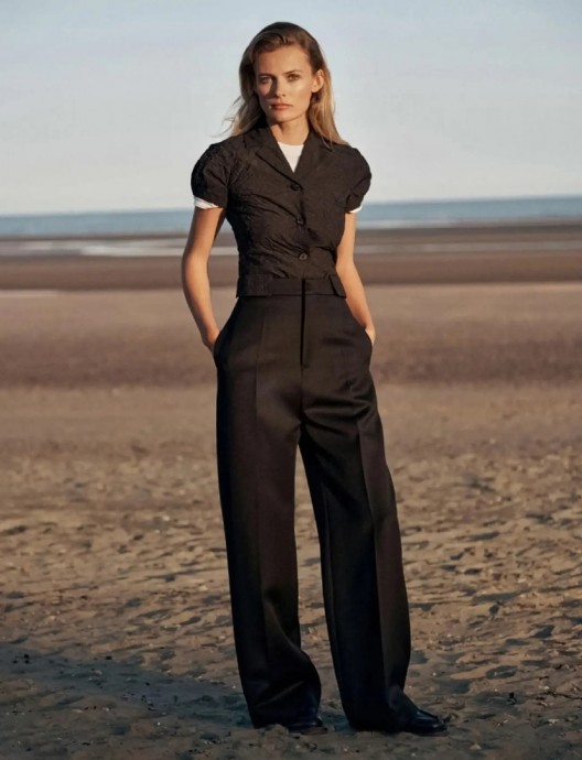 Эдита Вилкевичуте (Edita Vilkeviciute) в фотосессии для журнала Elle France (2023) Эдита Вилкевичуте (Edita Vilkeviciute) в фотосессии для журнала Elle France (2023)