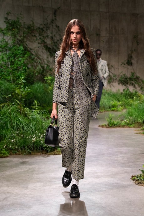 Высокая мода Gucci Resort 2025 Collection