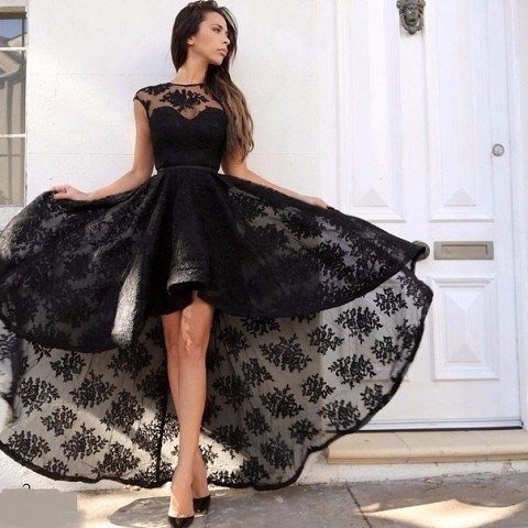 Look! Ассиметричное черное платье!