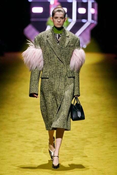 Коллекция Prada Ready-To-Wear Осень-Зима 2022/2023