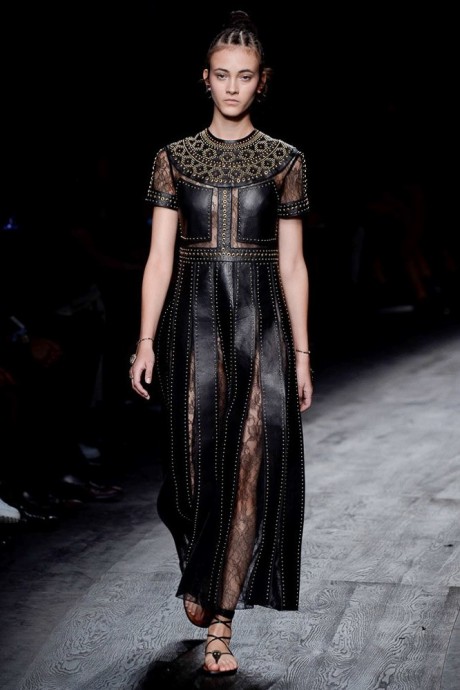 Модели коллекции Valentino