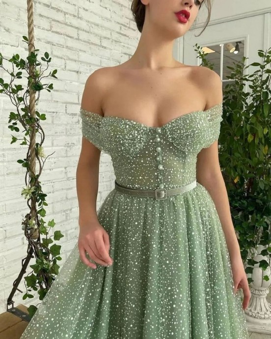 Прекрасные платья в зеленом оттенке