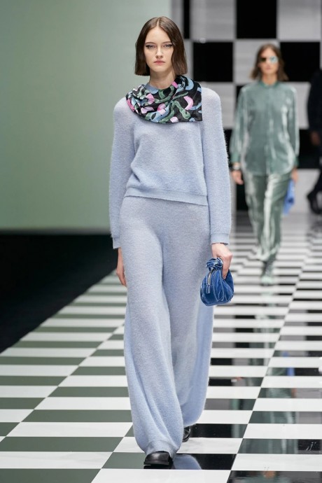 Коллекция Emporio Armani Ready-To-Wear Осень-Зима 2022/2023