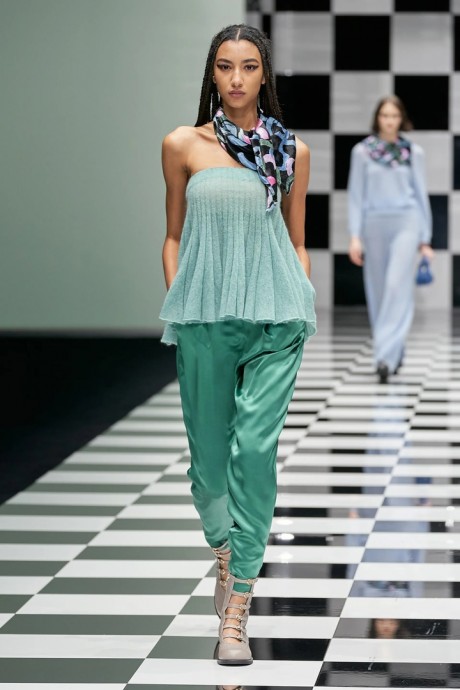 Коллекция Emporio Armani Ready-To-Wear Осень-Зима 2022/2023