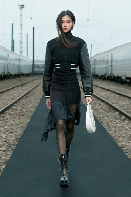 Коллекция Givenchy Resort Весна-Лето 2022