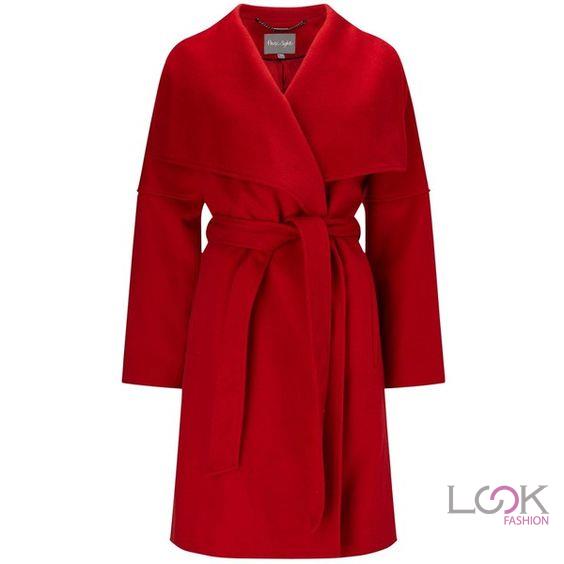 Look! Красное пальто!
