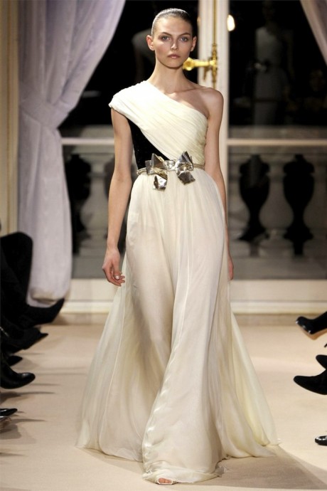 Модели коллекции Giambattista Valli