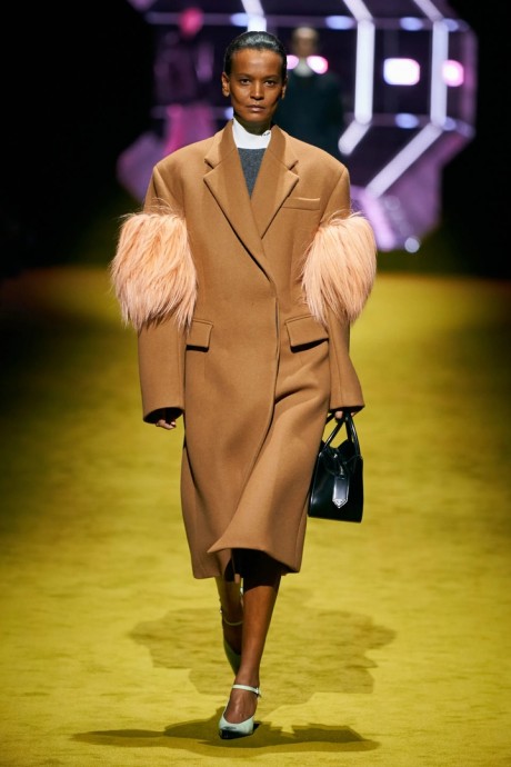 Коллекция Prada Ready-To-Wear Осень-Зима 2022/2023