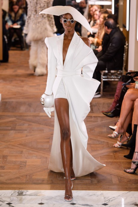 Модели коллекции Balmain Couture