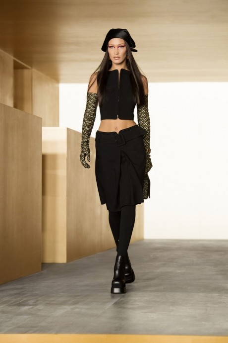 Коллекция Versace Ready-To-Wear Осень-Зима 2021/2022