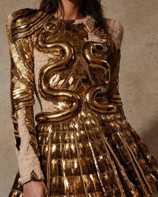 Большая подборка с впечатляющей коллекцией от Balmain 2023 года