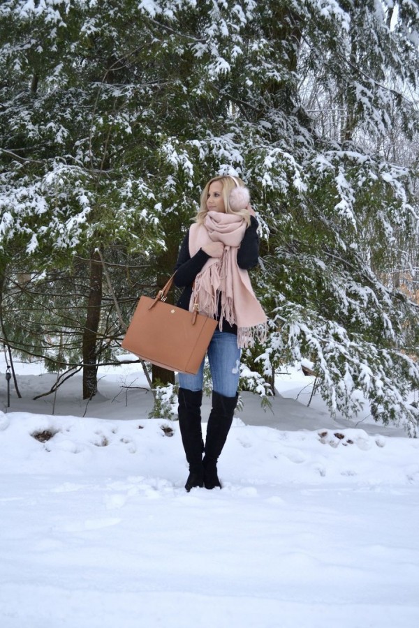 Look! Меховые наушники в образах!