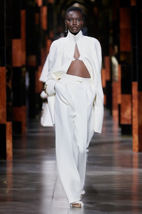Коллекция Fendi Ready-To-Wear Весна-Лето 2022
